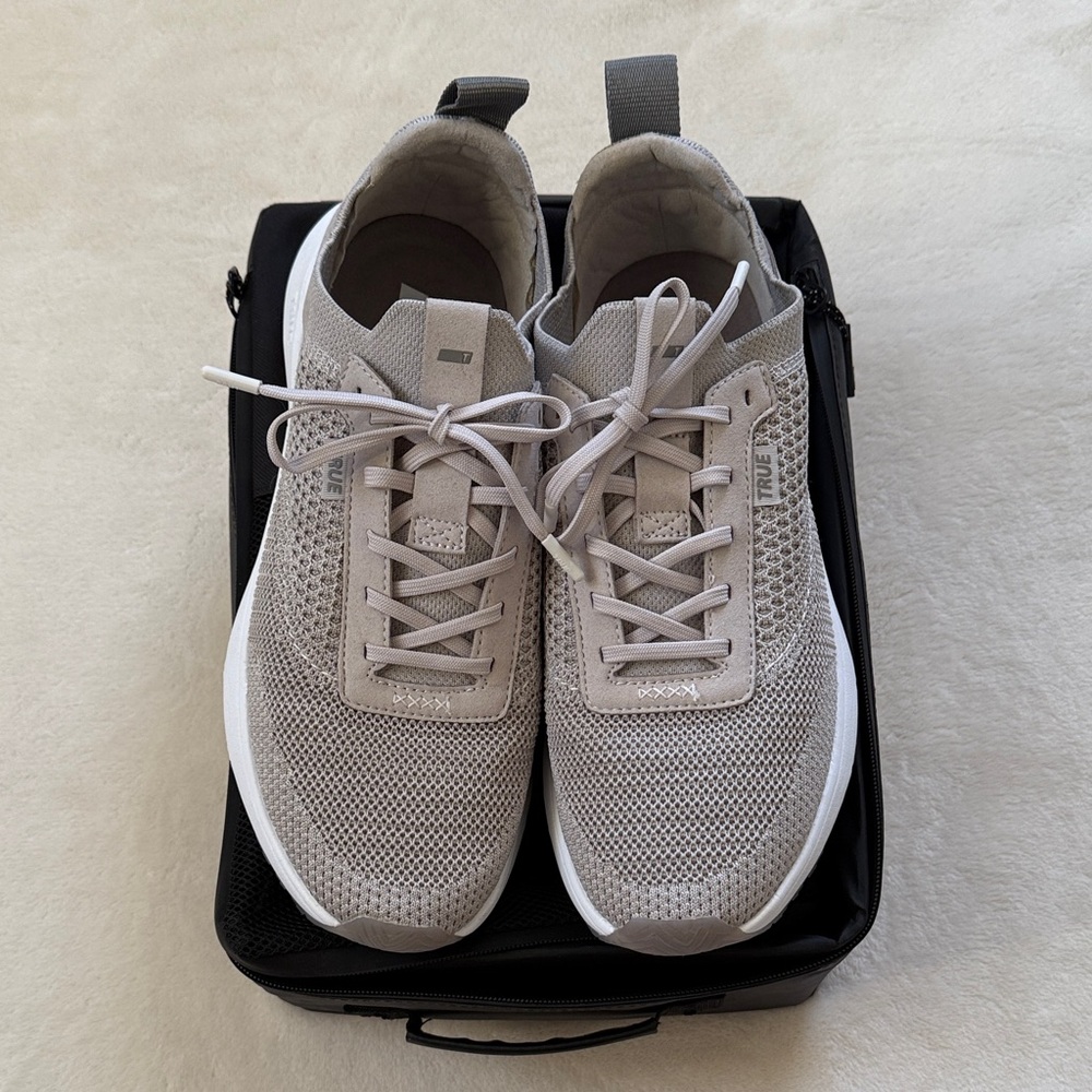 NWT Men’s True Linkswear Gray Athletic Sneakers